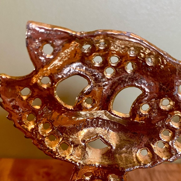 Vintage Brass Coated Torino Kitty Cat & Lion Earring Holders - Picture 3 of 3